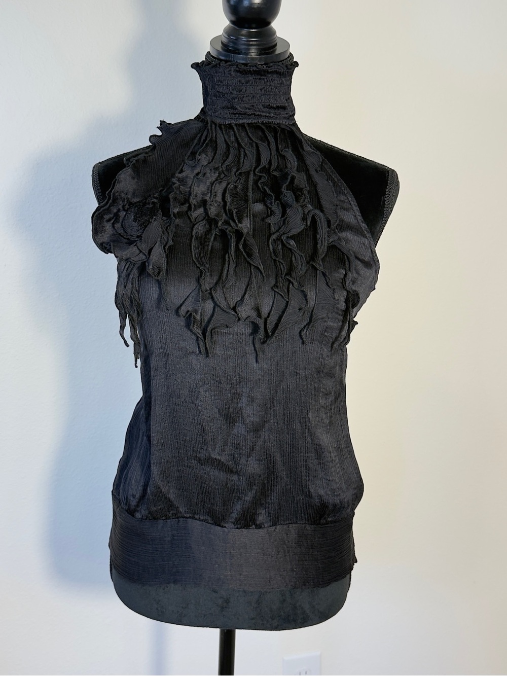 2B Bebe Women’s/Girl’s Black Textured High-Neck Sleeveless Top Size M